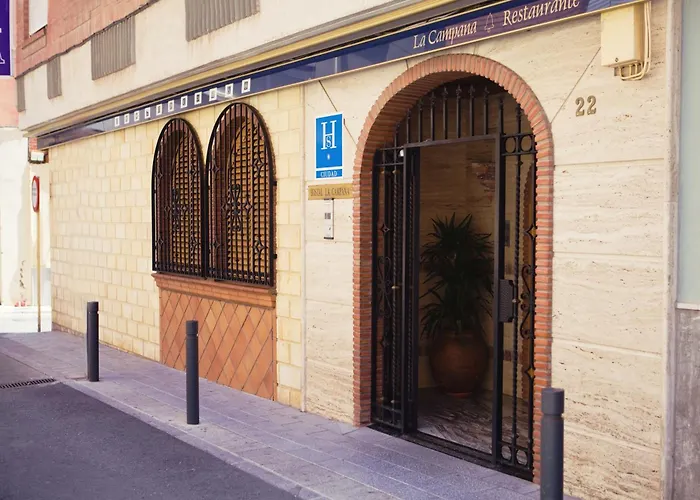 Hostal La Campana